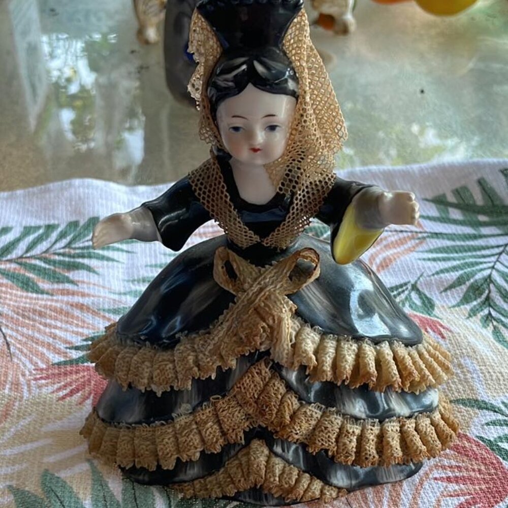 Rare Vintage Spanish Lefton Figure